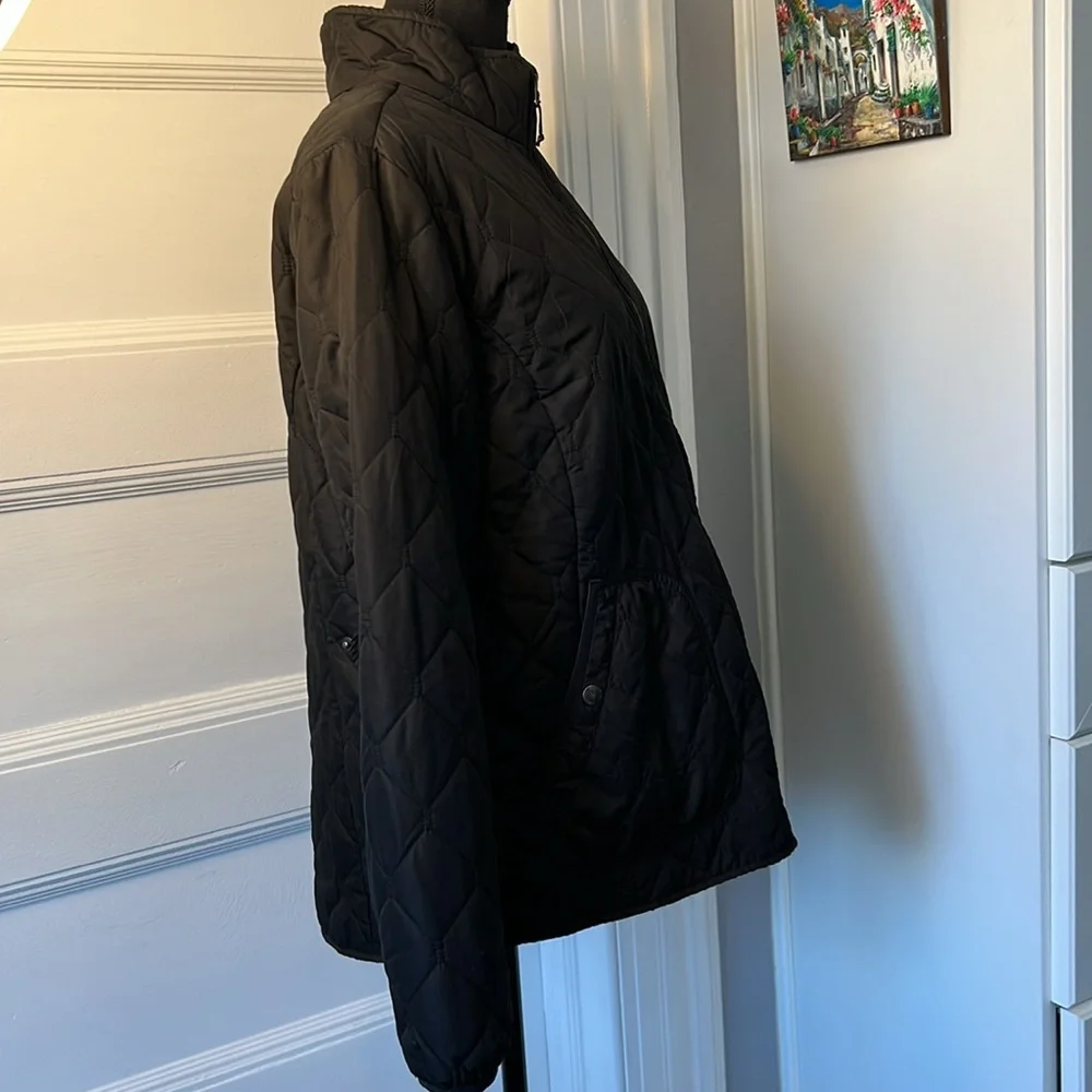 EDDIE‎ BAUER LIGHTWEIGHT BLACK QUILTED JACKET